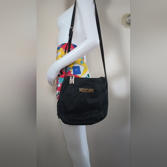 💋 Vintage Moschino Redwall 1990s Crossbody Bag - Picture 4 of 16